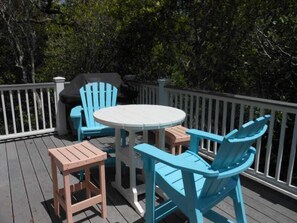 Outdoor dining - Que Syrah Syrah  Five Bedroom Luxury Home on Bald Head Island (Bald Head Island)