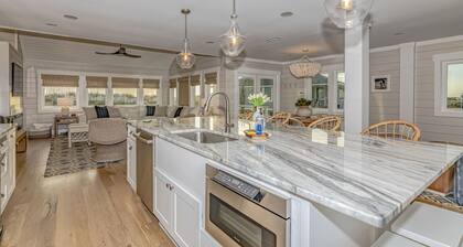 Five Bedroom Oceanfront Property with private beach access