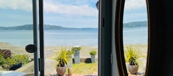 Waterfront Hoodsport Cabin, Hood Canal Beach Oasis