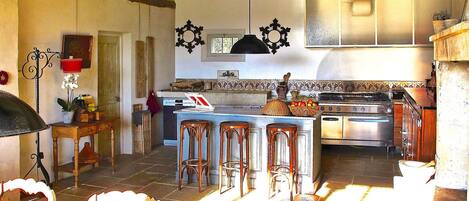 Réfrigérateur, four, lave-vaisselle