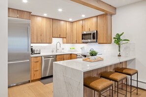 Fridge, microwave, oven, stovetop - Riverside Getaway | Walk to Main St, Festival & Ski Fun (Telluride)