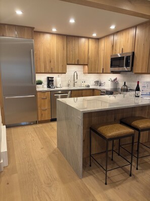 Fridge, microwave, oven, stovetop - Riverside Getaway | Walk to Main St, Festival & Ski Fun (Telluride)