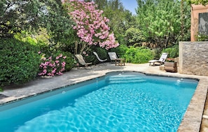 Pool - Cozy home in Villeneuve Les Avignon (Villeneuve Les Avignon)
