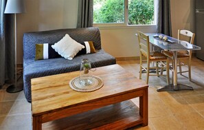 Living area - Cozy home in Villeneuve Les Avignon (Villeneuve Les Avignon)