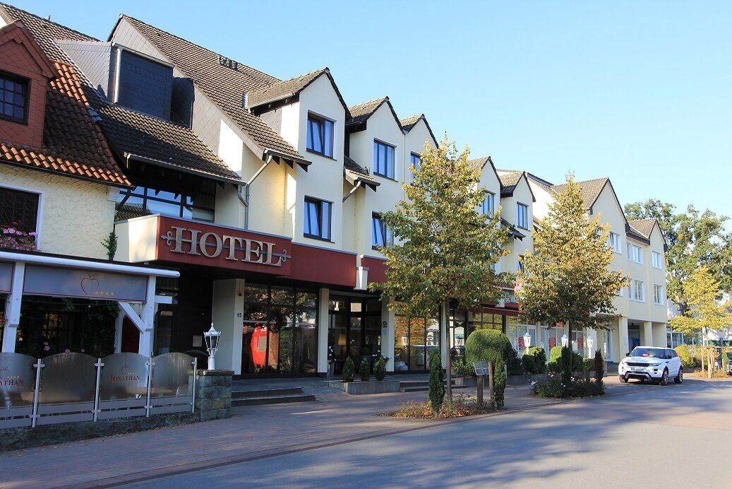 Akzent Hotel Jonathan, (Lippstadt), LHS 11873 NEU-Aussenansicht2
