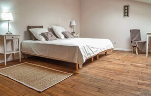 4 quartos, berço de viagem, Wi-Fi de cortesia, roupa de cama