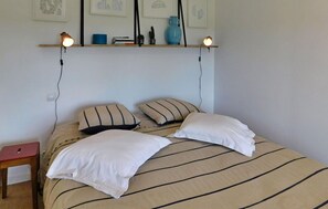 3 bedrooms, travel cot, free WiFi, bed sheets - Stunning home in Bars (Bars)