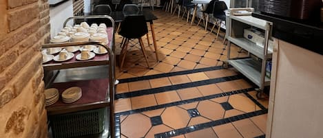 Desayuno continental incluido todos los días