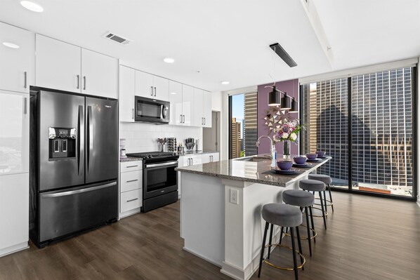 Fridge, microwave, oven, stovetop