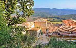 Exterior - Beautiful home in Issirac (Issirac)