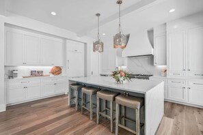 Fridge, microwave, oven, stovetop - Barefoot Bliss by Stay on 30a (Santa Rosa Beach)