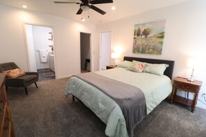 3 室のベッドルーム、アイロン / アイロン台、WiFi (無料)、ベッドシーツ