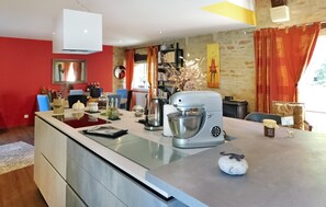Fridge, oven, stovetop, dishwasher - Gorgeous home in Prats De Carlux (Prats De Carlux)