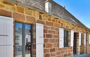 تفاصيل الفندق من الخارج