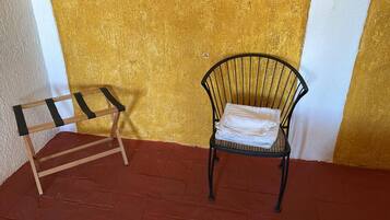 TV màn hình phẳng, sàn nhà có sưởi