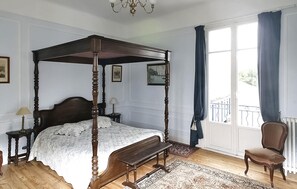10 Schlafzimmer, Reisekinderbett, kostenloses WLAN, Bettwäsche