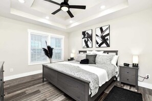 2 多间卧室、熨斗/熨衣板、旅行婴儿床、WiFi