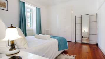 3 bedrooms, iron/ironing board, free WiFi, bed sheets