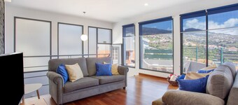 Holiday Home 'Mother's House' with Sea View, Private Terrace and Wi-Fi