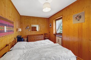 3 bedrooms, WiFi, bed sheets