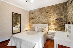 5 Schlafzimmer, Bügeleisen/Bügelbrett, kostenloses WLAN, Bettwäsche