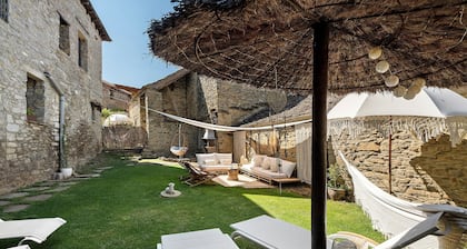 Holiday Home 'Regalate Paz' with Mountain View, Shared Pool and Wi-Fi