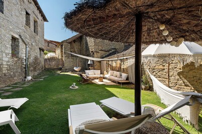 Holiday Home 'Regalate Paz' with Mountain View, Shared Pool and Wi-Fi