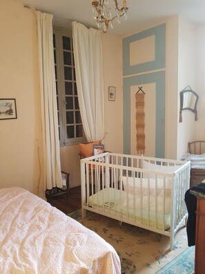 4 bedrooms, desk, iron/ironing board, free WiFi - Le Tonnelier – Charming House with Pool in the Heart of Quercy (Limogne-en-Quercy)