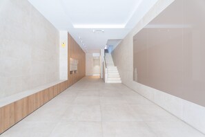 Interior - Apartment 'Lujoso Ático Palau De La Música' with Shared Terrace, Wi-Fi and Air Conditioning (Valencia)