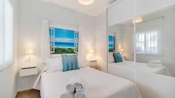 3 bedrooms, iron/ironing board, free WiFi, bed sheets