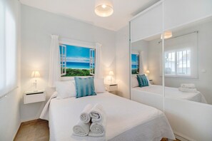 3 dormitorios, tabla de planchar con plancha, wifi gratis y ropa de cama