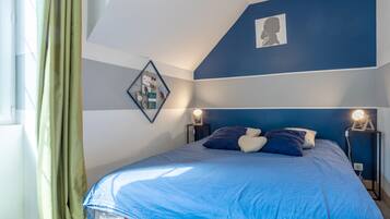 7 bedrooms, iron/ironing board, free WiFi, bed sheets