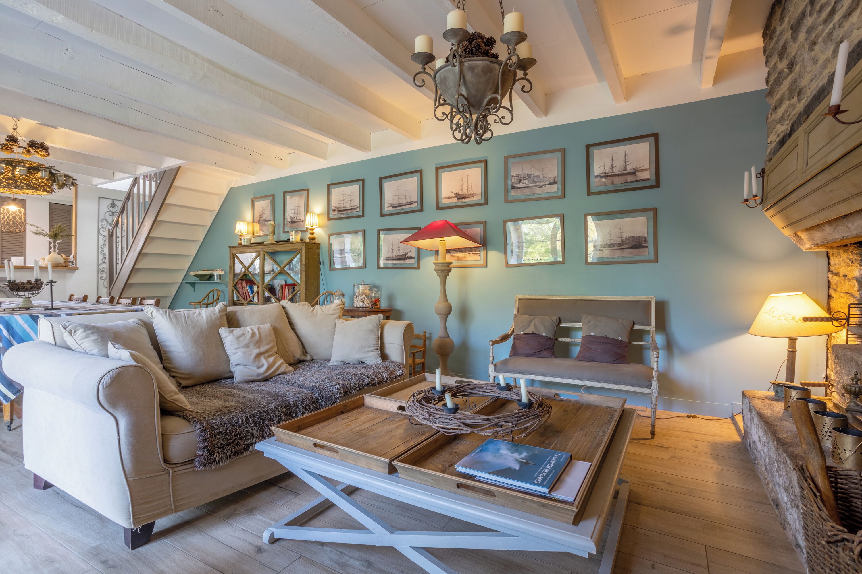 Télévision, cheminée