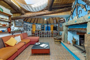 Téléviseur, foyer, chaîne audio