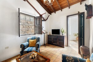 Interior - Rural Vacation Home 'La Tunera' with Sea View, Private Pool and Wi-Fi (Villa de Arico)