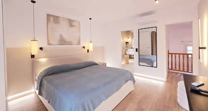 Villa 'Playas De Mallorca' with Private Pool, Wi-Fi and Air Conditioning