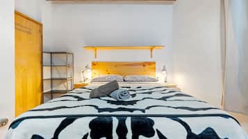 3 bedrooms, free WiFi, bed sheets, wheelchair access