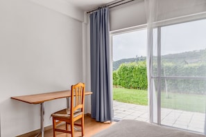 1 bedroom, free WiFi, bed sheets