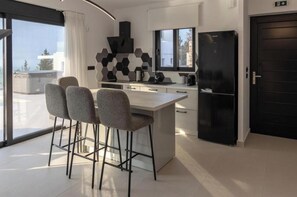 Frigorífic, forn, placa de cuina i rentaplats