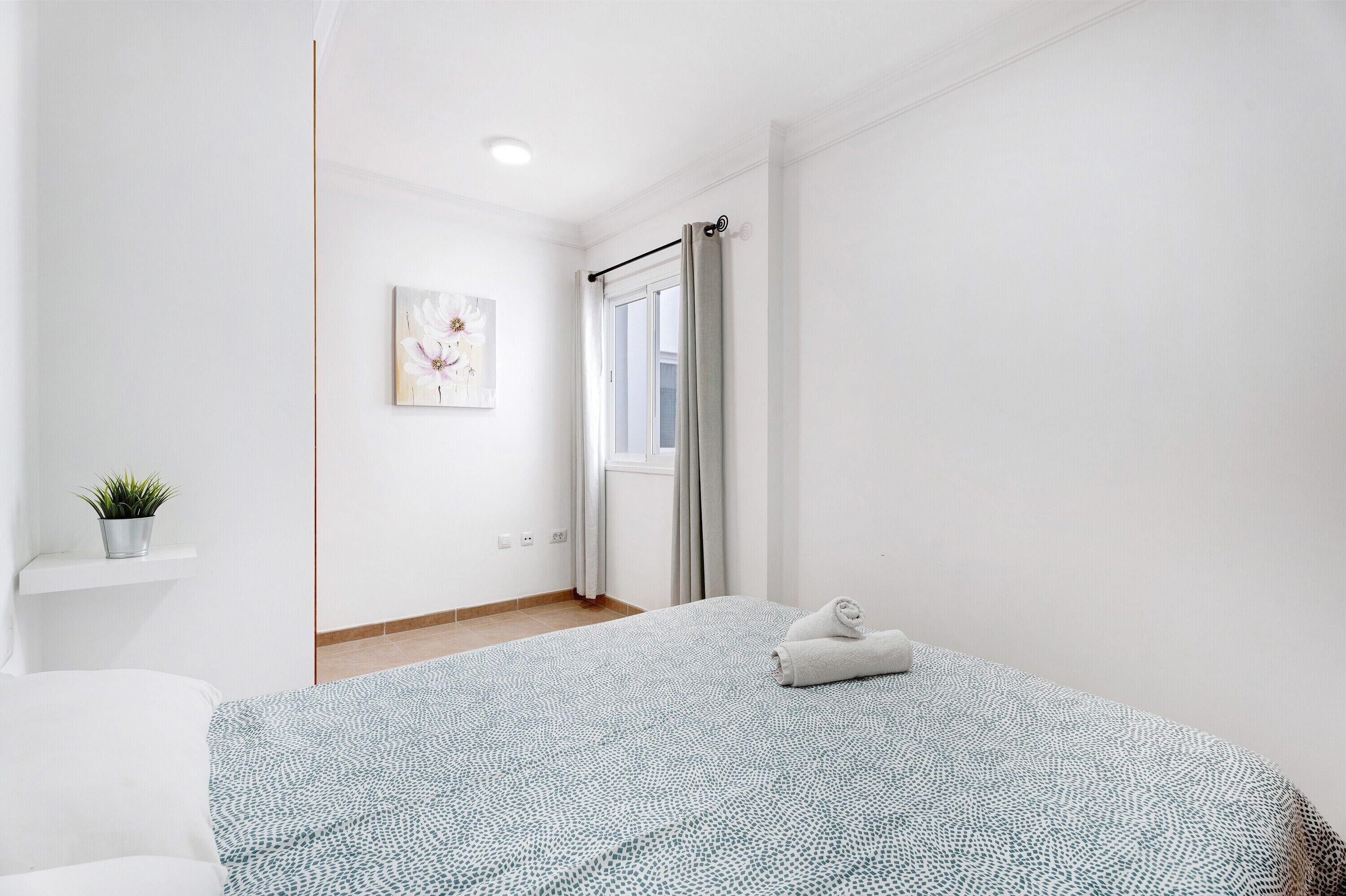 2 bedrooms, iron/ironing board, free WiFi, bed sheets