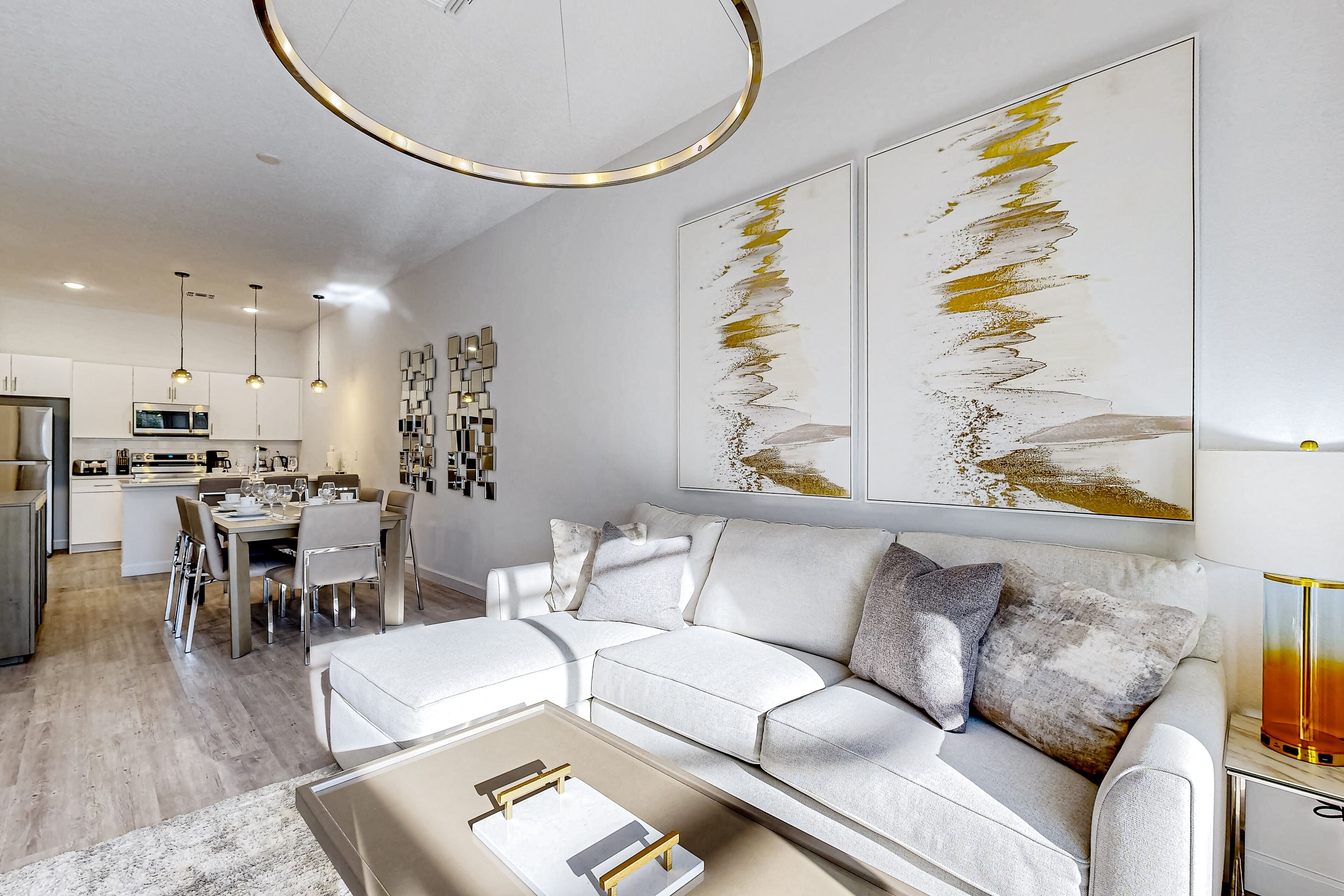 Modern townhouse with amazing pool, screened lanai, & washer/dryer