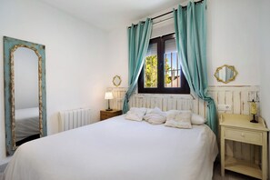 2 chambres, fer et planche à repasser, Wi-Fi gratuit, draps fournis