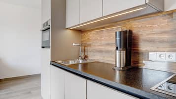 Kühlschrank, Ofen, Herdplatte, Geschirrspüler