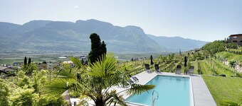 Apartment 'Bacchushof Sauvignon' with Mountain View, Balcony and shared Pool