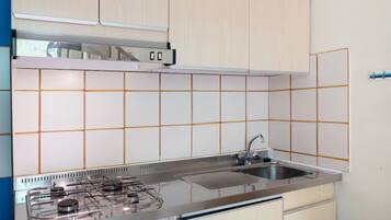 Réfrigérateur, plaque de cuisson