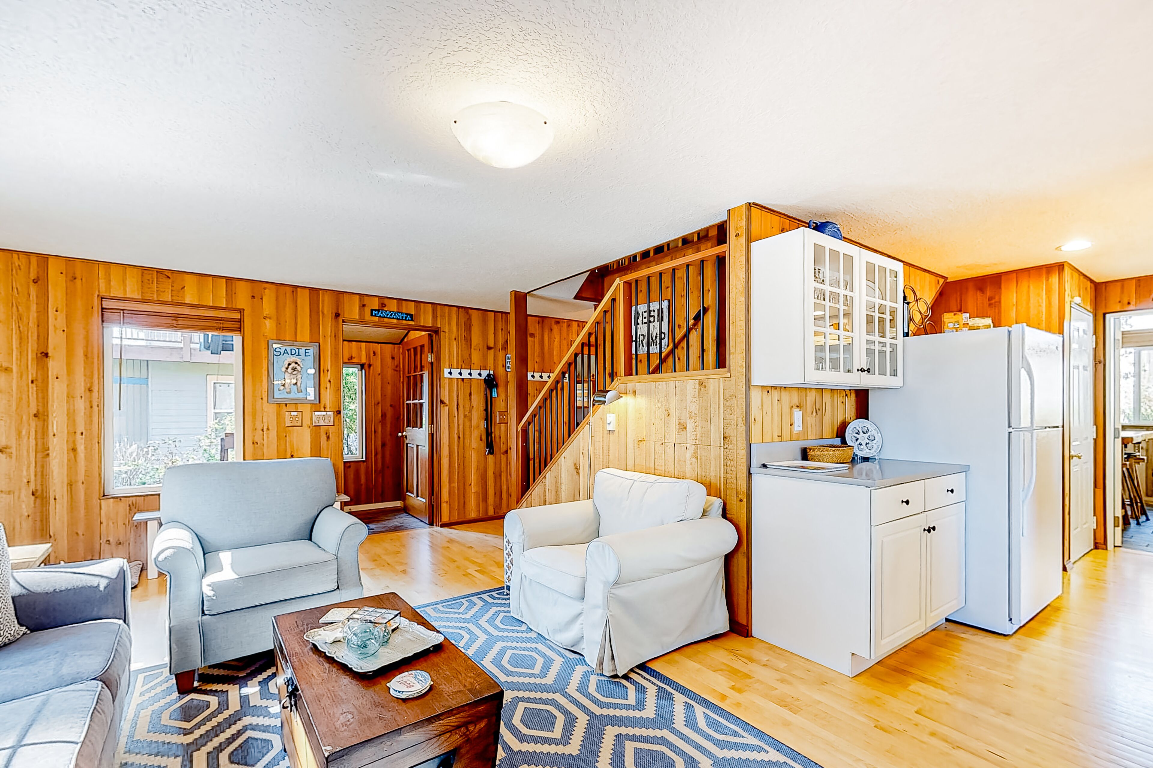 Cozy home 4 blocks from the beach with deck, woodstove & sunroom
