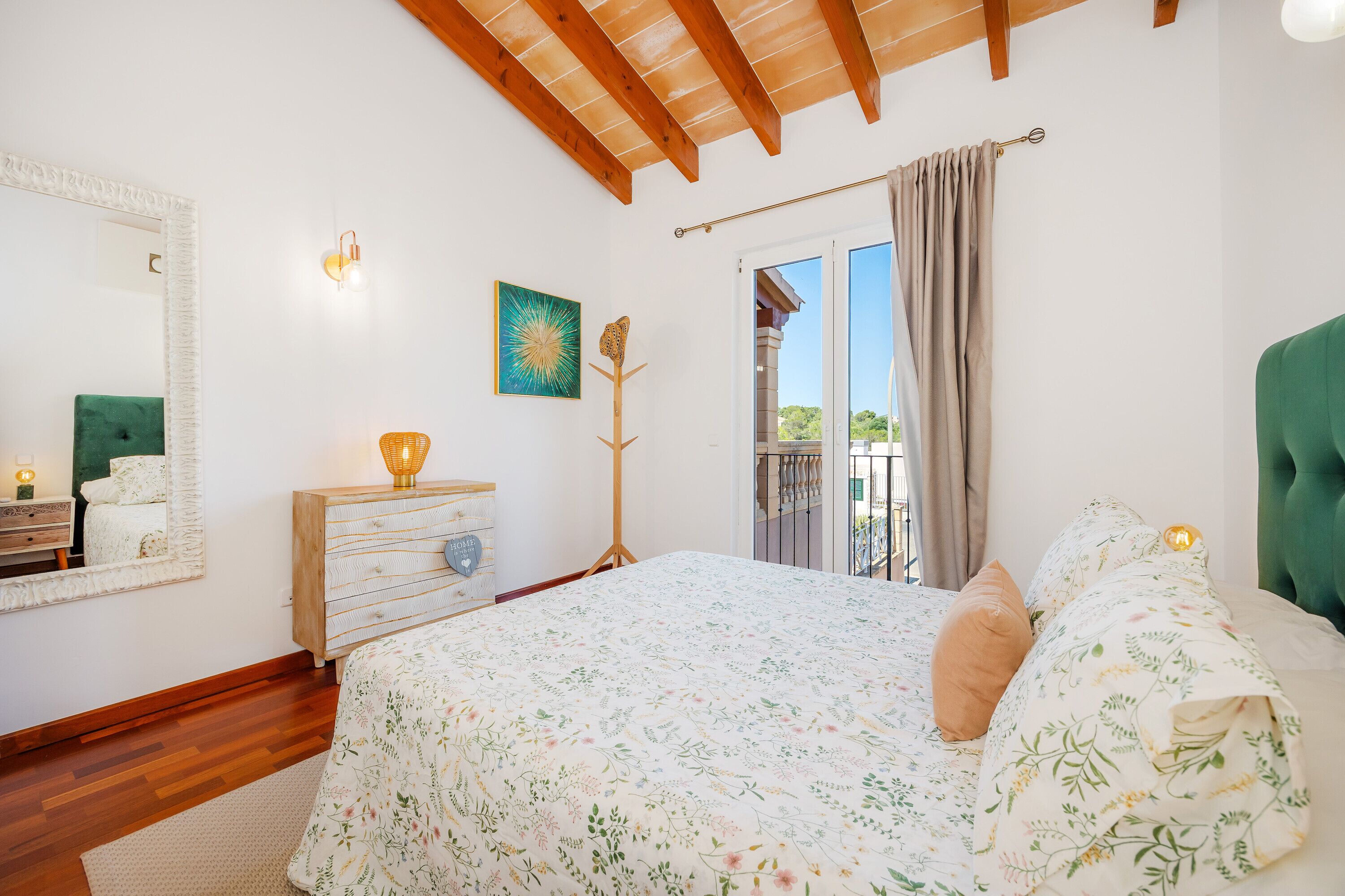 2 dormitorios, tabla de planchar con plancha, wifi gratis y ropa de cama