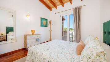 2 dormitorios, tabla de planchar con plancha, wifi gratis y ropa de cama