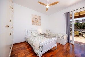 2 makuuhuonetta, silitysrauta/-lauta, ilmainen Wi-Fi, vuodevaatteet