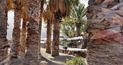 Apartment 'Finca Wapa - Margarita' with Sea View, Wi-Fi and Air Conditioning